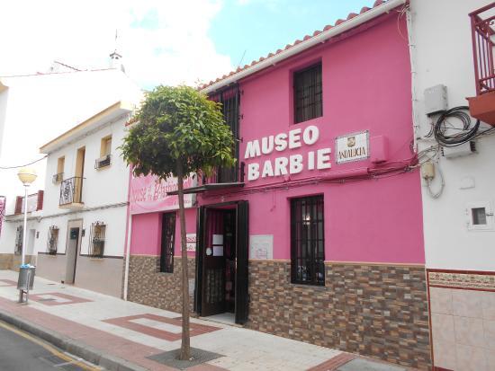 Museo della Barbie House of the B-Fashion Doll